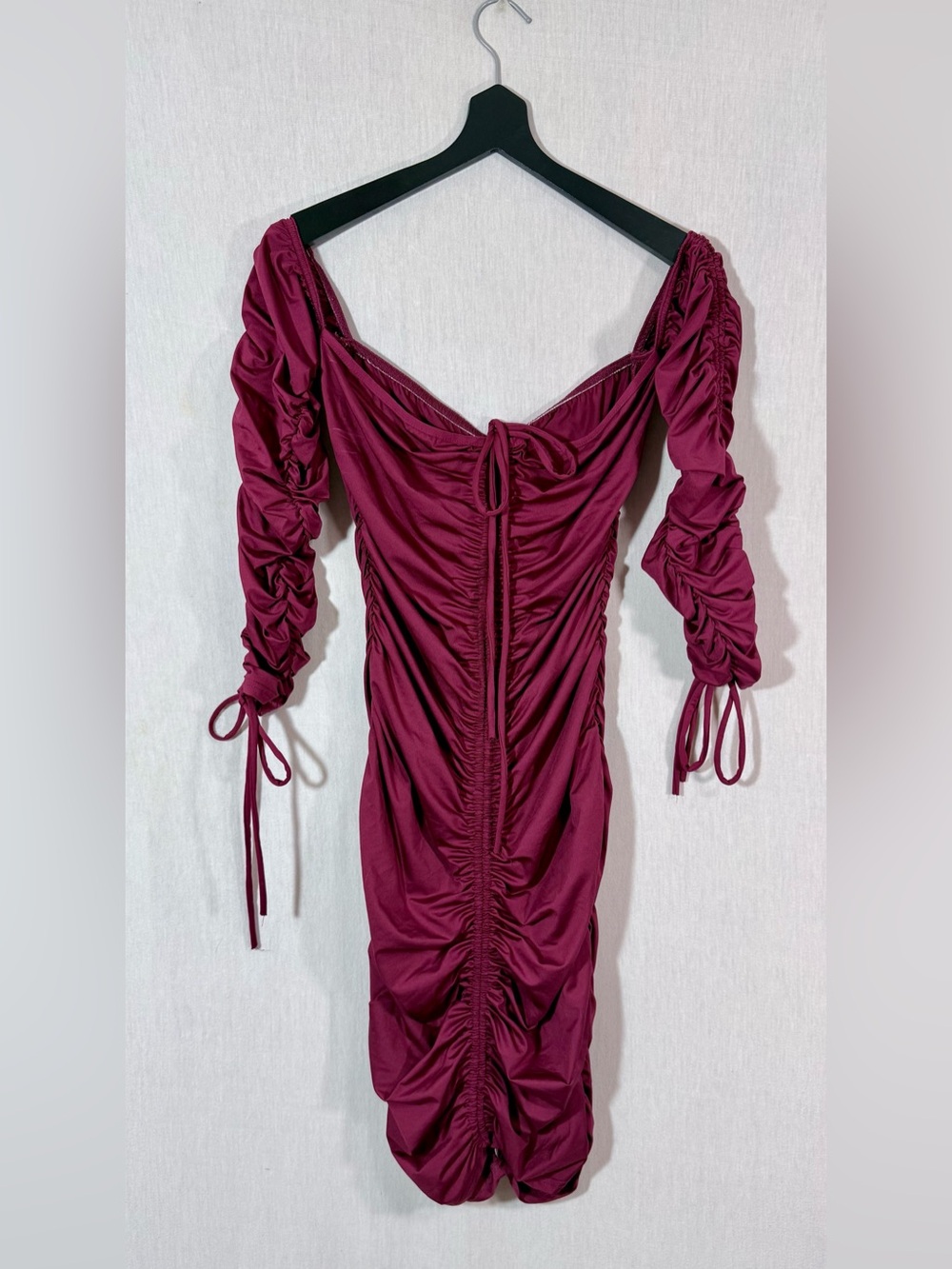 Size M/L Ruched bodycon Off-Shoulder Midi Dress in Burgundy